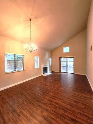 Photo #2: 225123470 Listing