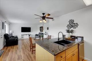 Photo #6: 225123613 Listing