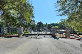 Photo #2: 225123748 Listing