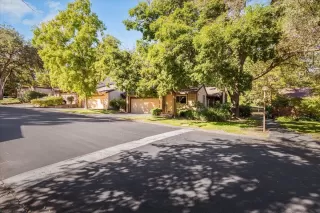 Photo #4: 225124561 Listing 