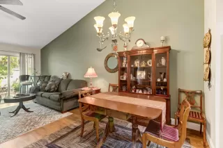 Photo #6: 225124798 Listing