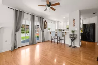 Photo #5: 225124886 Listing 