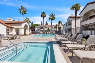 Photo #2: 225125092 Listing