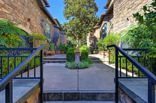 Photo #2: 225125287 Listing 