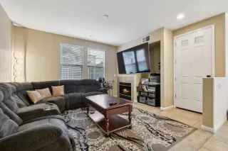 Photo #6: 225125710 Listing