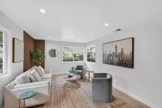 Photo #4: 225125813 Listing