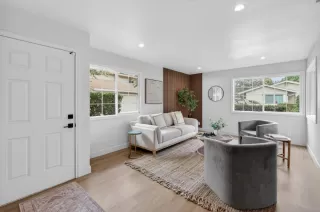 Photo #5: 225125813 Listing