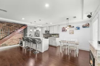 Photo #4: 225126010 Listing 