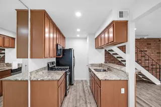 Photo #2: 225126054 Listing