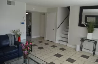 Photo #4: 225126599 Listing