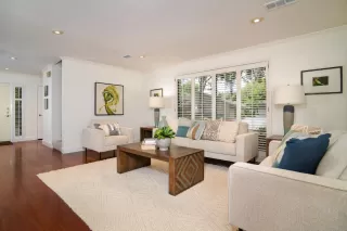 Photo #3: 225126657 Listing