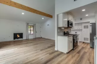 Photo #5: 225127010 Listing