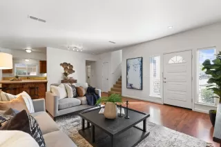 Photo #5: 225127305 Listing