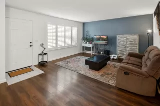 Photo #5: 225127559 Listing