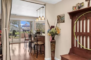 Photo #2: 225127629 Listing 