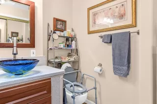 Photo #5: 225127629 Listing 