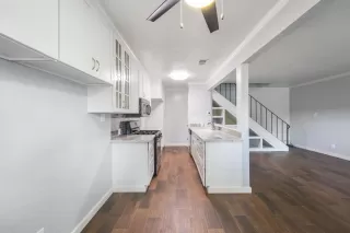 Photo #2: 225127878 Listing