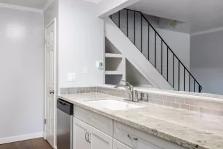 Photo #3: 225127878 Listing