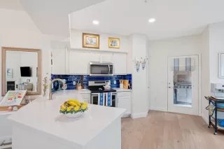 More Details about MLS # 225127987 : 5350 DUNLAY DR #1716