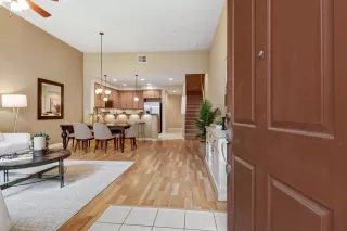 Photo #2: 225128025 Listing