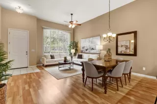 Photo #4: 225128025 Listing