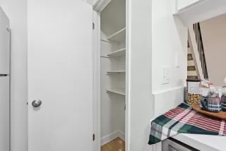 Photo #4: 225128270 Listing