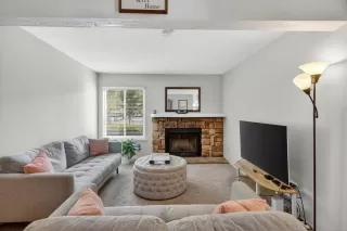 Photo #6: 225128644 Listing 