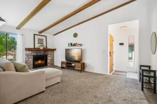 Photo #2: 225128661 Listing 