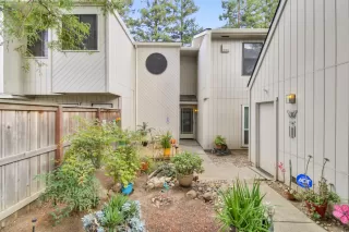 Photo #2: 225128996 Listing 