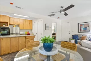 Photo #6: 225129396 Listing