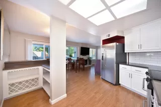 Photo #5: 225130819 Listing 