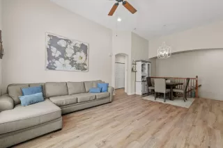 Photo #2: 225131059 Listing