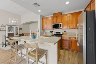 Photo #6: 225131059 Listing