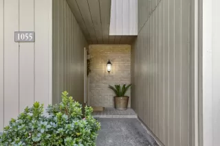 Photo #2: 225131114 Listing