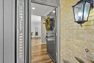 Photo #3: 225131114 Listing