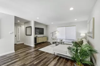 Photo #5: 225131114 Listing