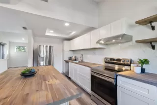 Photo #4: 225131795 Listing