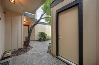 Photo #4: 225134502 Listing