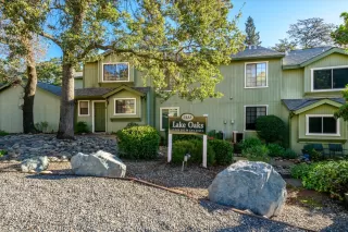 Photo #2: 225135176 Listing 