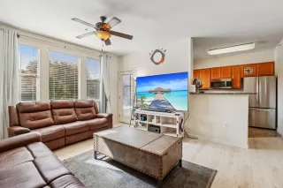 Photo #3: 225135396 Listing