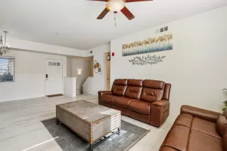 Photo #4: 225135396 Listing