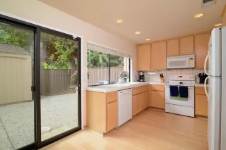 Photo #6: 225135478 Listing