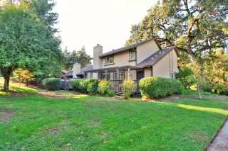 Photo #3: 225136419 Listing