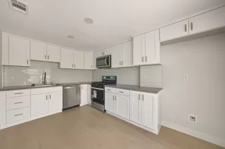 Photo #6: 225136432 Listing