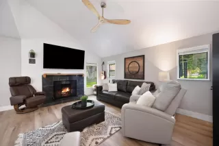Photo #4: 225136476 Listing