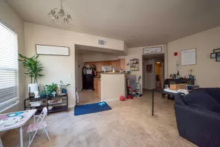 Photo #3: 225136581 Listing 