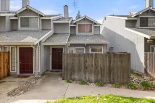 Photo #2: 225136642 Listing