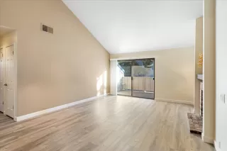 Photo #6: 225136813 Listing 