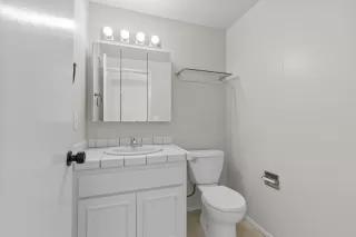 Photo #4: 225136918 Listing