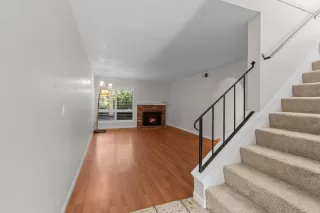 Photo #5: 225136918 Listing